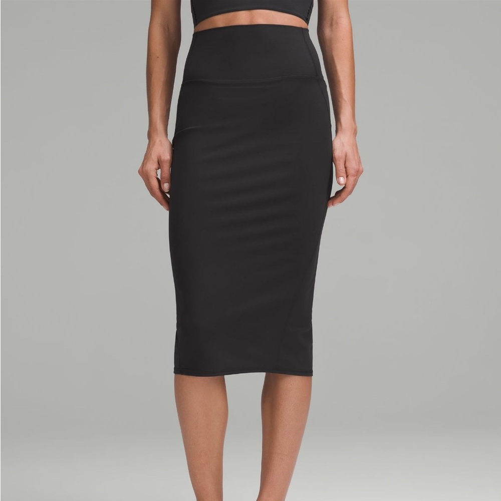 Lululemon Nulu Slim-Fit High-Rise Skirt